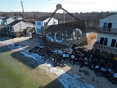 58315NorthRdSoldGray67web